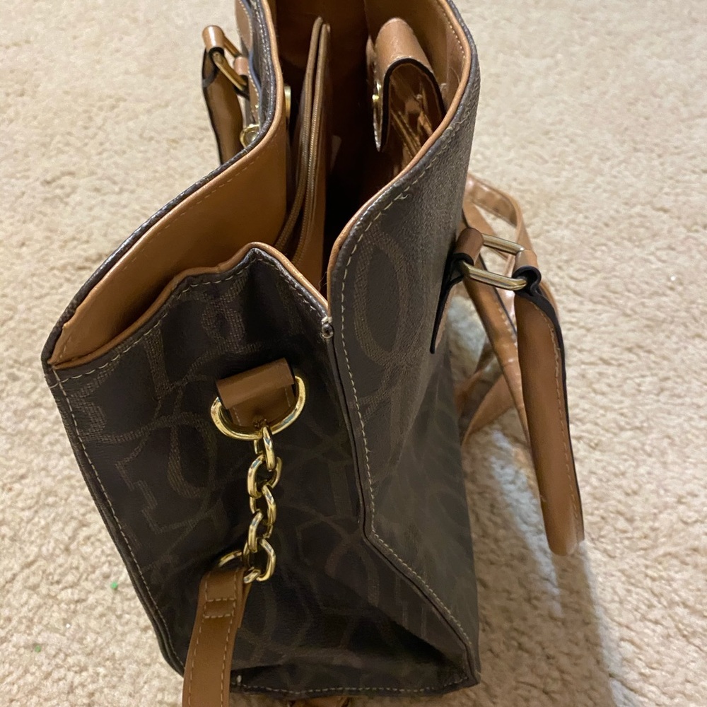 Purse - Picture 2 of 3